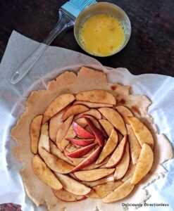 Apple galette preparation