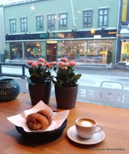 Coffee & cinnamon roll at Tromso Kaffebrenneri Tromsø