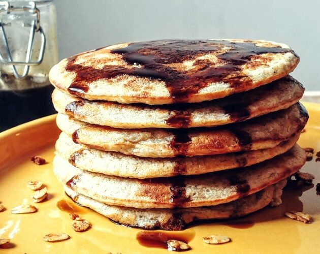 Healthy Pancakes with Oats and Banana